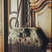 Vintage Rose Pattern/ Irresistible Embroidered Bags Book