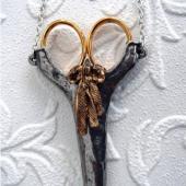 Victoria Bow Chatelaine 2 3/4"